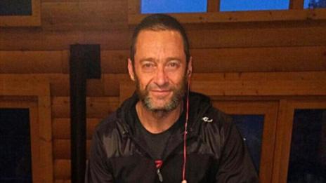 Хю Джакман плаши фенове с брутални бръчки