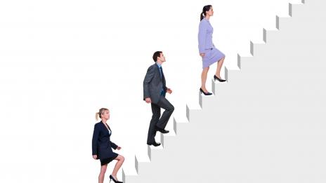 Качване на стълби и разходка до магазина заместват фитнеса