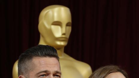 Брад Пит и Анджелина Джоли на уроци по самозащита