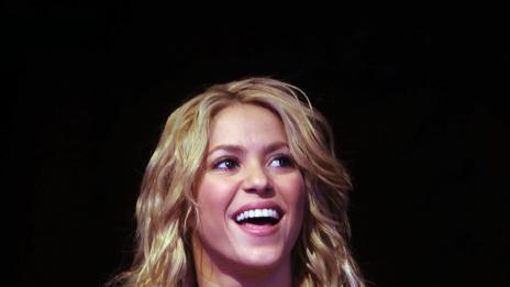 Шакира подари китара на венецуелския президент