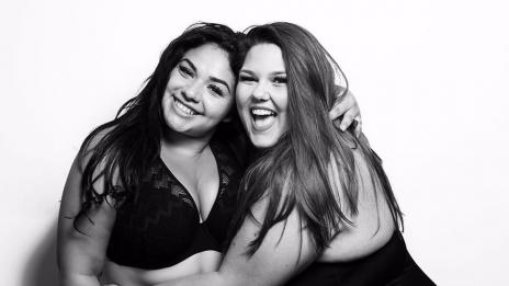 Защо Plus-size модели накараха фотограф да ги направи слаби?