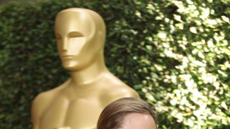 Анджи купи остров във формата на сърце на Брад