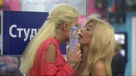 Летят обиди и закани, Гани и Мегз едва не се сбиха