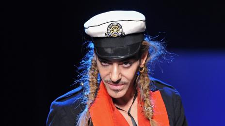 Разпродават модната марка на Галиано