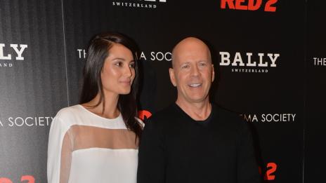 Брус Уилис отиде на премиера по дънки