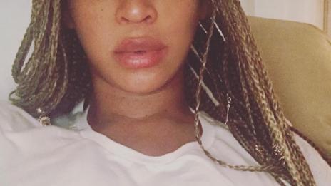 Бионсе наду джуки, сравниха я с маймуна!