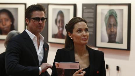 Бранджелина са взели $ 5 милиона за сватбените си снимки