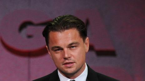 Лео заряза Лайвли заради майка си