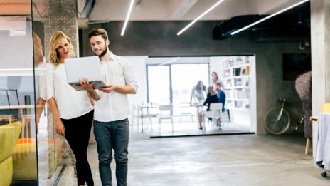 Защо колегите ви стават ваши близки приятели