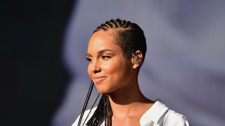 Алиша Кийс трябва да роди в навечерието на Нова година