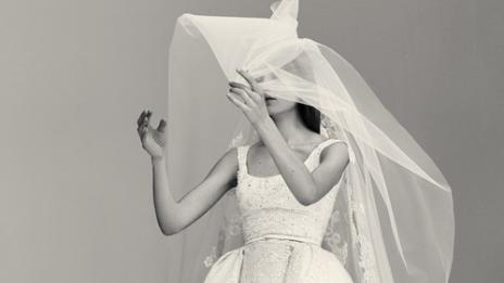 Elie Saab с дебютна сватбена колекция