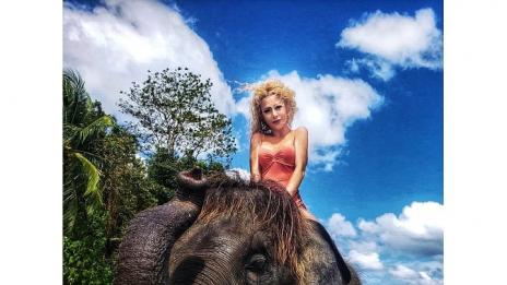 Ася Капчикова се забавлява в Тайланд