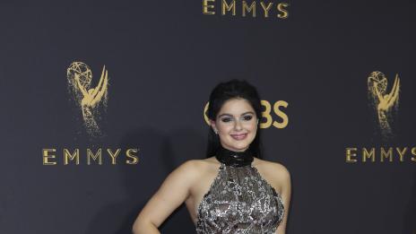 Най-зле облечените звезди на наградите Еми 2017