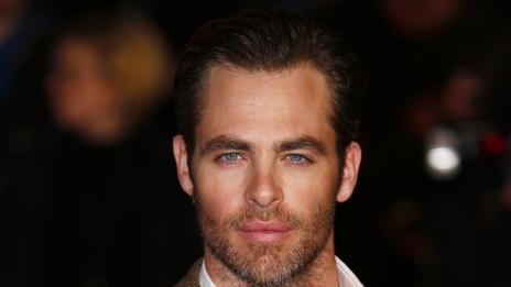 Крис Пайн се учил от Кевин Костнър