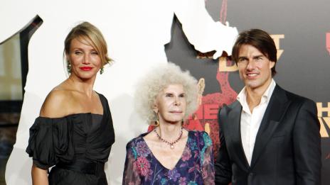 Скандал с гола снимка помрачи сватбата на херцогиня Алба