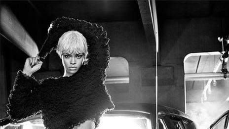 Риана за Armani