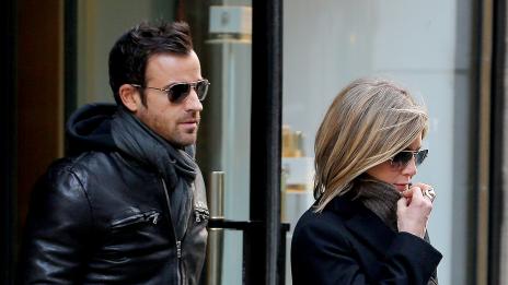 Анистън не позволява „токсичните“ таблоиди да я засягат