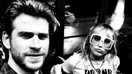 Залез на плажа: Лиъм с пост за раздялата с Майли