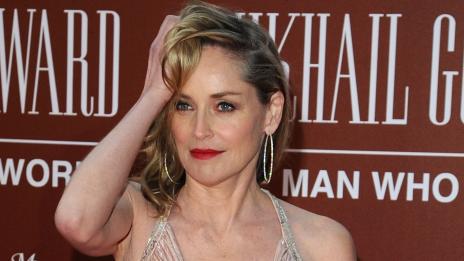 Милионер завъртя главата на Шарън Стоун