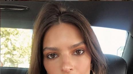 Ратайковски се забърка в скандал: Снима дупето си до това на пълна приятелка