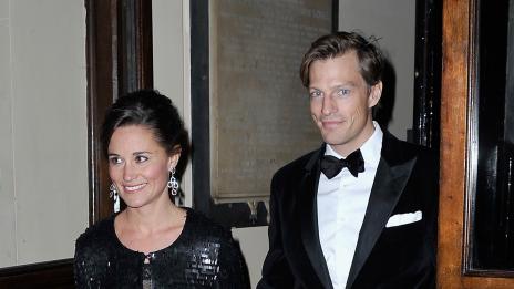 Пипа Мидълтън се фука с красивото си гадже