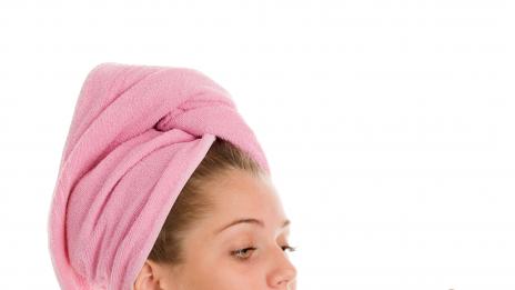 Как да се справите с устните, нацепени в краищата