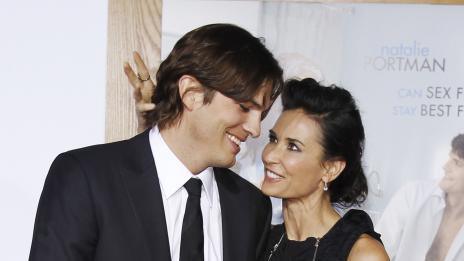 Аштън и Деми заедно?