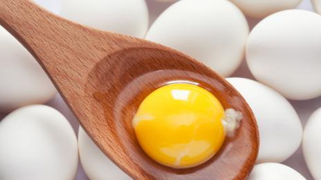 Има ли опасност ако ядете сурови яйца?