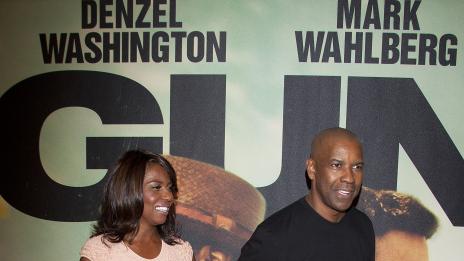 Дензъл Уошингтън награди 24 студенти с по 1000 долара