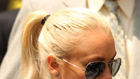 Линдзи празнува рожден ден „по терлици“