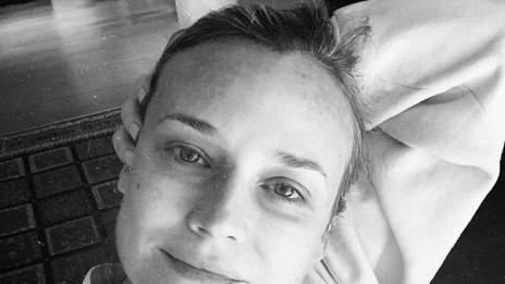 Даян Крюгер помоли да не снимат бебето й след папарашки снимки