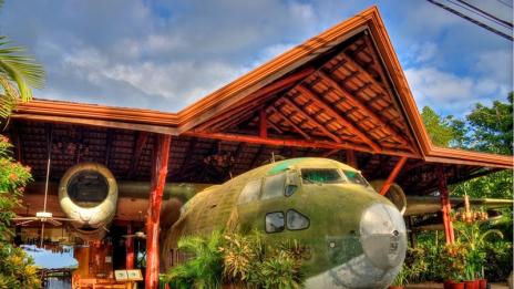 „Фюзелаж 727“ – уникалната хотелска стая!