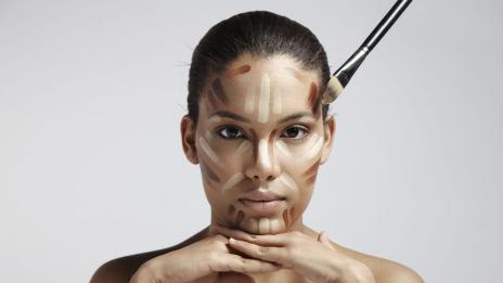 Как да контурираме лице без грим?