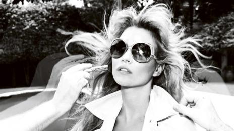 За кой ли път... Кейт Мос във Vogue