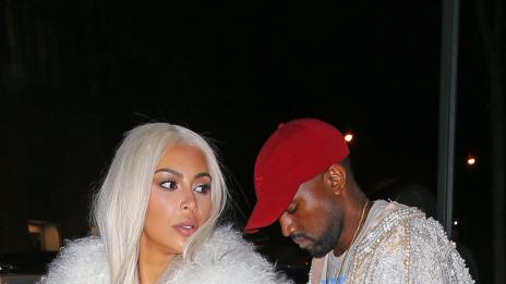 Ким пак стана платинена блондинка заради Кание