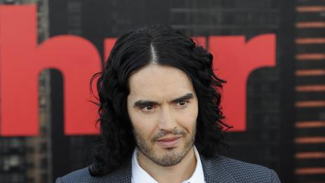 Ръсел Бранд търси утеха от Кейт Мос