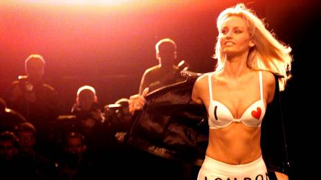 Два метра красота: Най-високите сред моделите и звездите