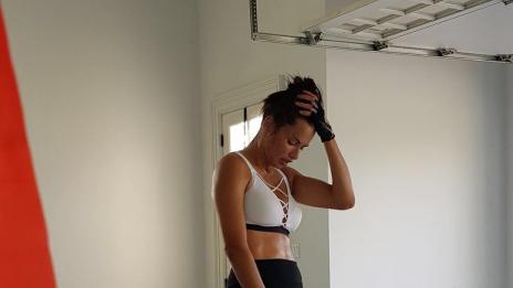 Фитнес трикът на Адриана Лима, когато няма време за тренировка