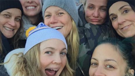 Дрю Баримор публикува селфи със звездите без грим