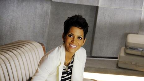 Хали Бери с колекция за  Deichmann