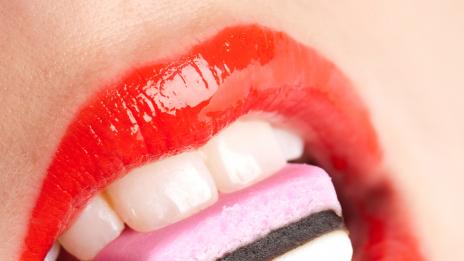 Край с напуканите устни