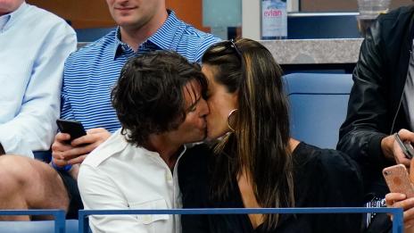 Алесандра Амброзио като влюбена тийнейджърка