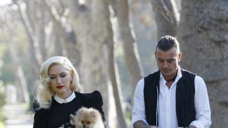 Гуен Стефани направи модна линия с дрешки за кучета