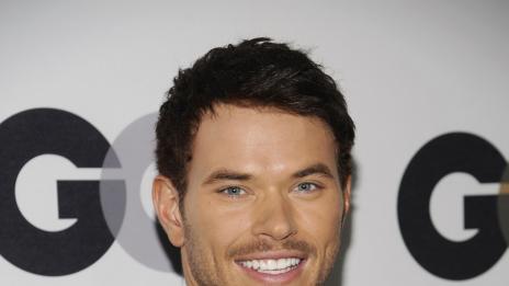 Келън Луц става Тарзан