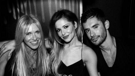 Гаджето на Черил Коул я учи на френски