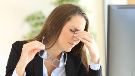 Отпуснете уморените очи с няколко упражнения