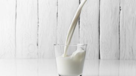 Забравете митовете и пийте мляко!