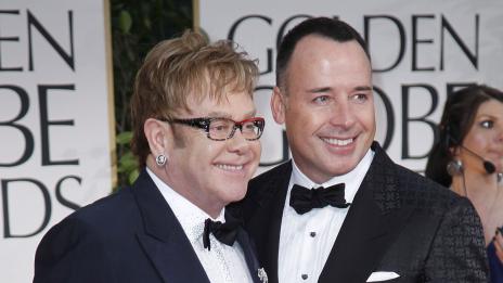 Половинката на Елтън Джон: Мадона трябва да спре с режисирането!