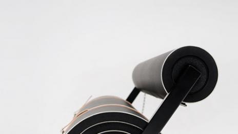 Легло, пейка, килим. В едно