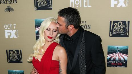 Лейди Гага и Тейлър Кини се готвят за многодетно семейство